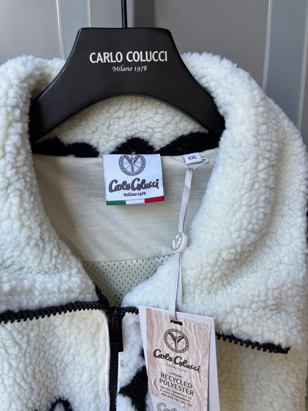 Carlo Colucci Fleecejacke Offwhite – Milano 1978 – AOP Print