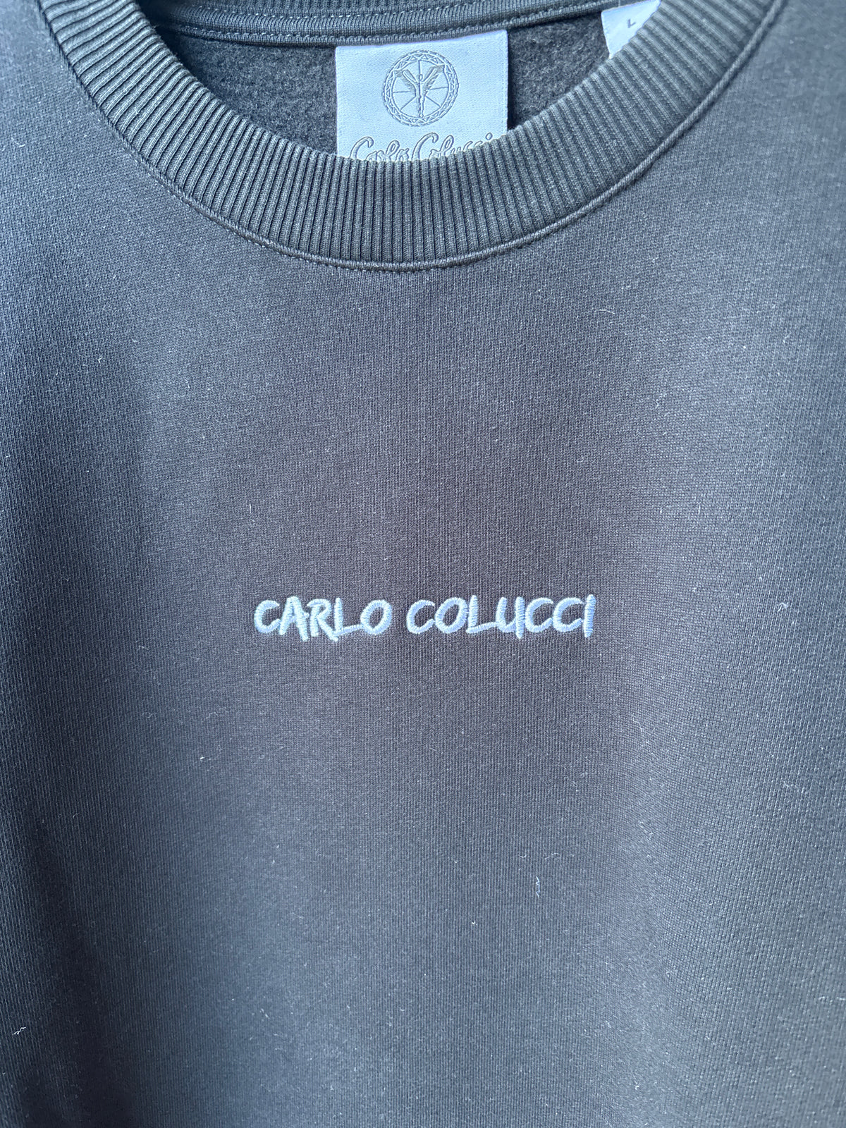 Carlo Colucci Pullover – Backprint