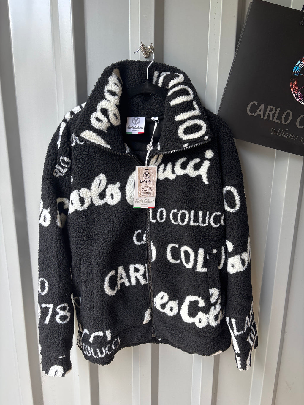 Carlo Colucci Fleecejacke Schwarz – Milano 1978 – AOP Print