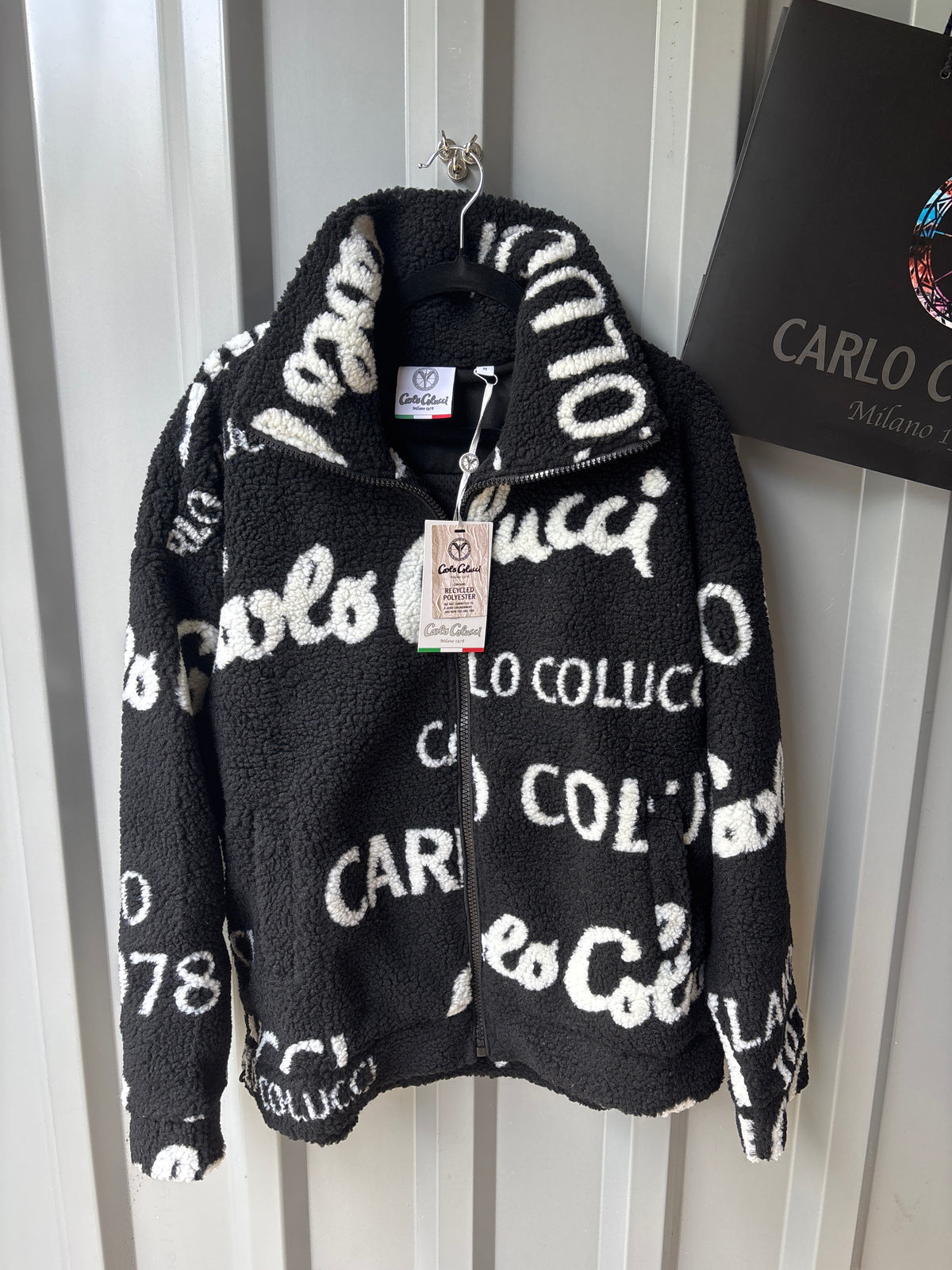 Carlo Colucci Fleecejacke Schwarz – Milano 1978 – AOP Print