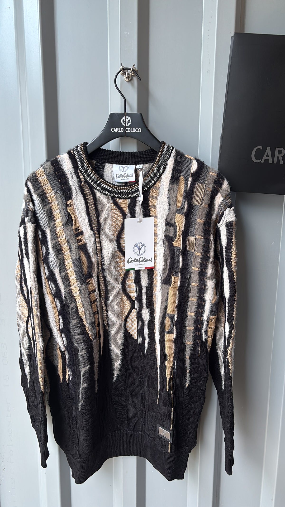 Carlo Colucci Strickpullover – Schwarz/Beige/Weiß mit Fluffy Garn