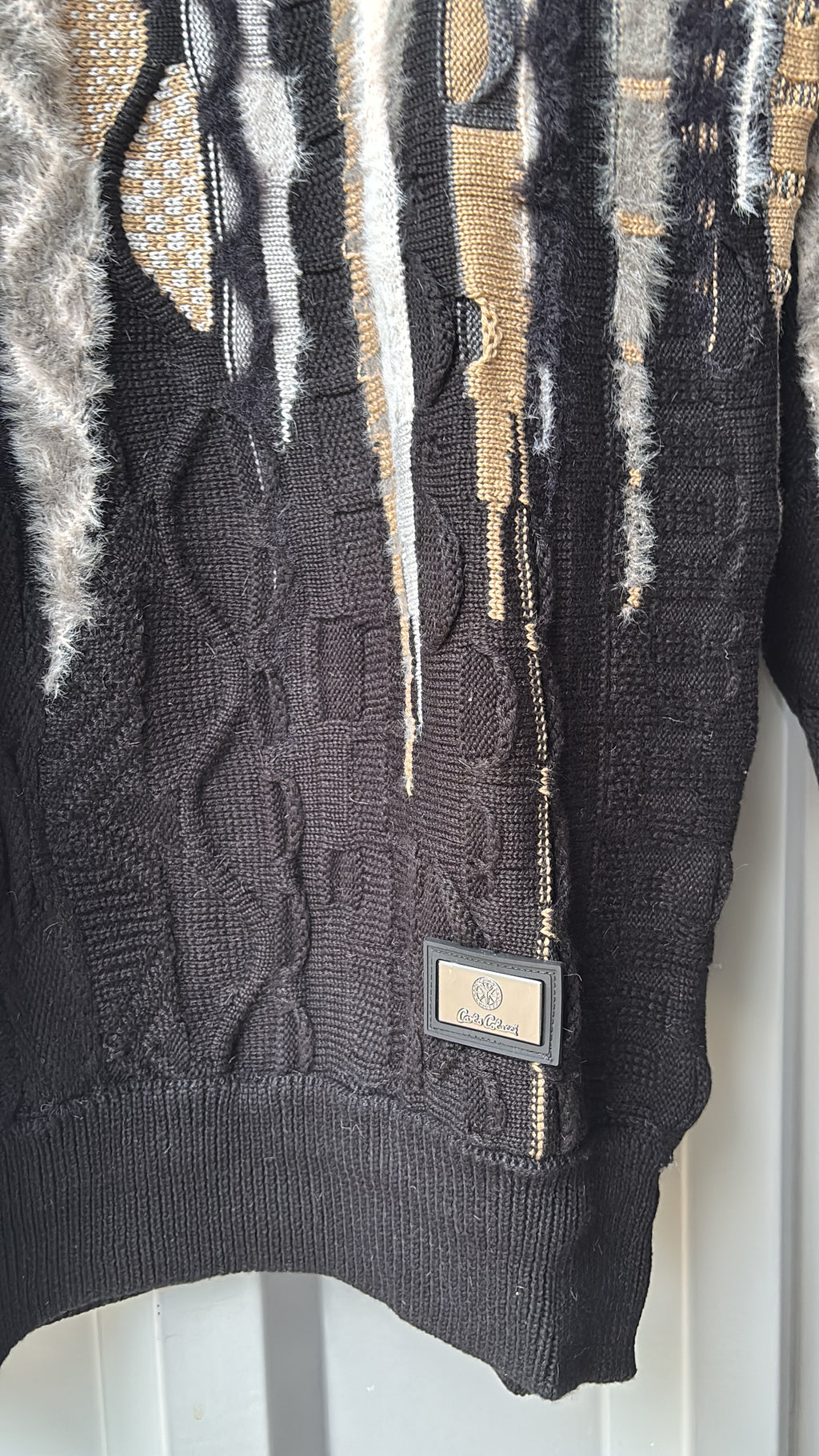 Carlo Colucci Strickpullover – Schwarz/Beige/Weiß mit Fluffy Garn