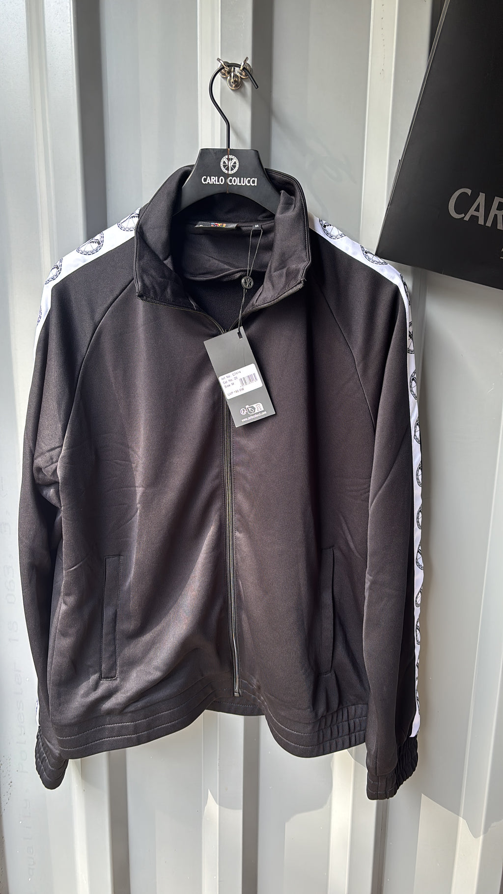 Carlo Colucci Trackjacke Schwarz – Milano 1978 – Statement Backprint